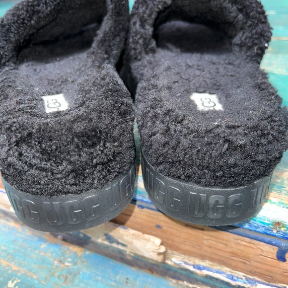 UGG Fluffita Black Platform Slide - Picture 8 of 9